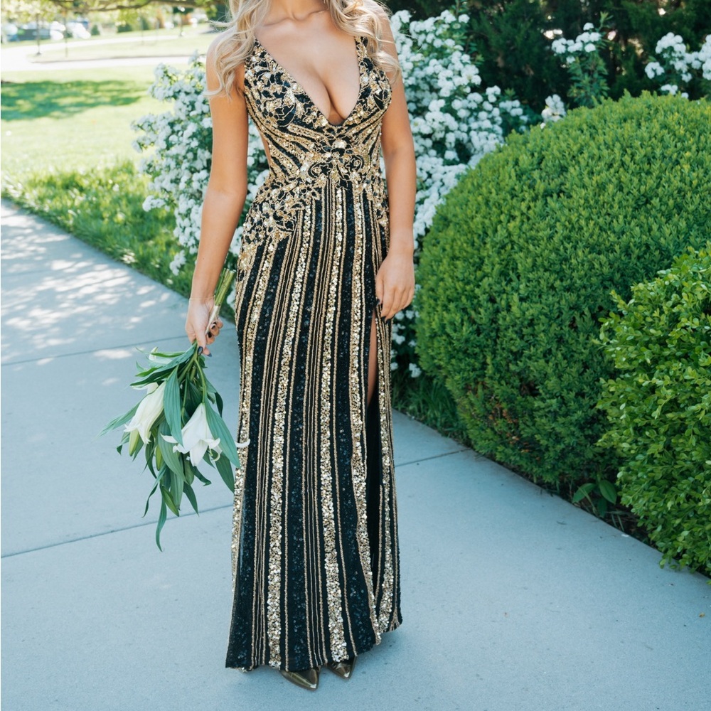 Sherri hill black and gold prom dress